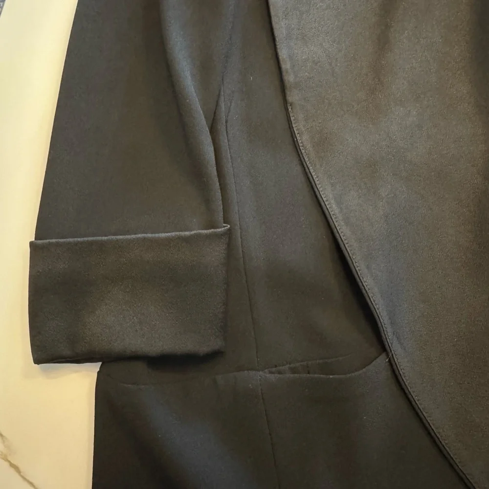 Wilfred from Aritzia Black Drapey Blazer - Sz 00